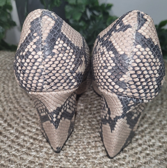 Vince Camuto Snake Print Women's Heels - Black and Cream Size 6 1/2 - Picture 9 of 11